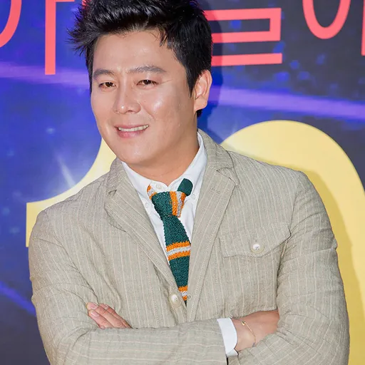 Portrait of Lee Jae-hoon