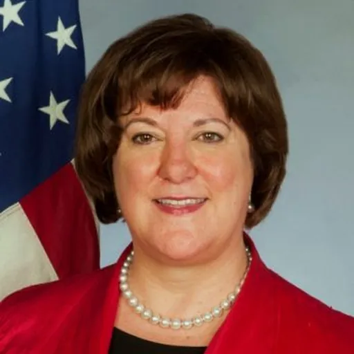 Portrait of Mary Beth Leonard