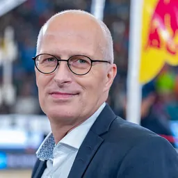 Portrait of Peter Tschentscher