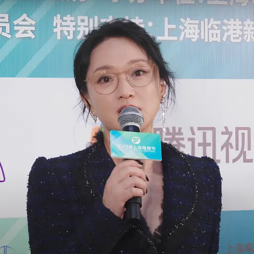 Portrait of Zhou Xun