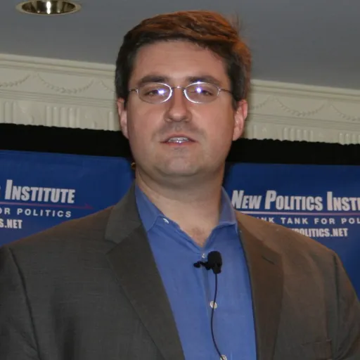 Portrait of Chris Kelly