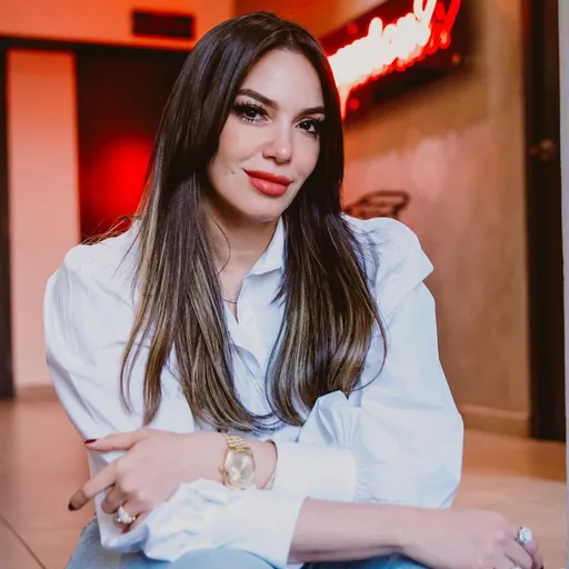 Portrait of Hony Estrella