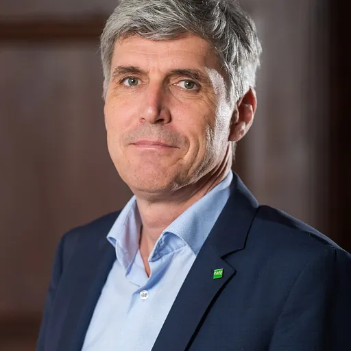 Portrait of Frank Ewert