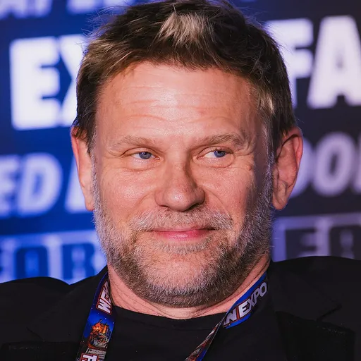 Portrait of Mark Pellegrino