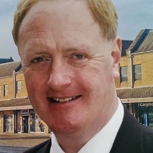 Portrait of Simon Reevell