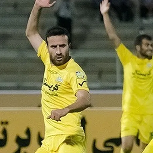 Portrait of Ebrahim Karimi