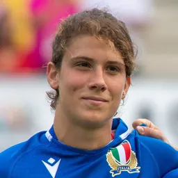 Portrait of Aura Muzzo