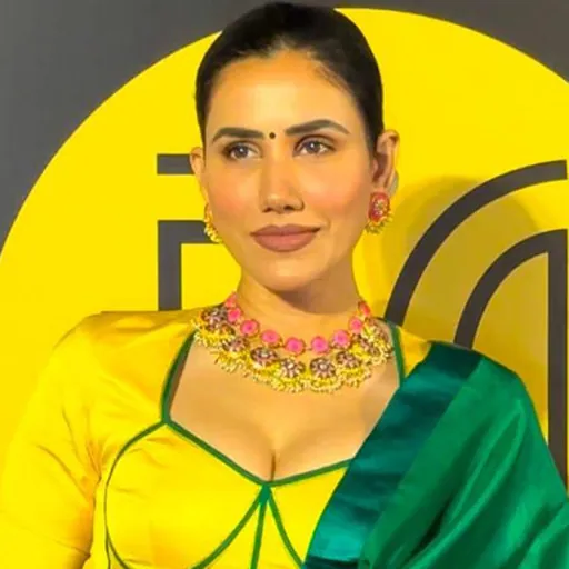 Portrait of Sonnalli Seygall