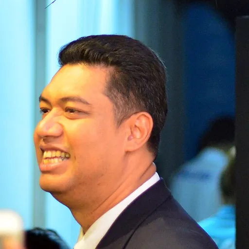 Portrait of Kiattipong Radchatagriengkai