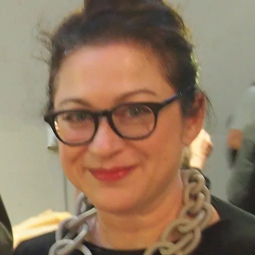 Portrait of Gill Hicks
