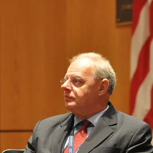 Portrait of Howard Schmidt