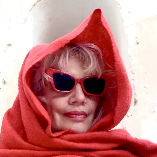 Portrait of Catherine Belkhodja