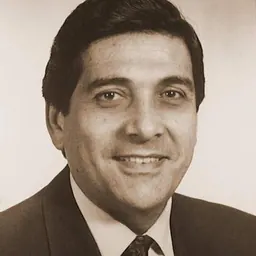 Portrait of Roberto Tovar Faja