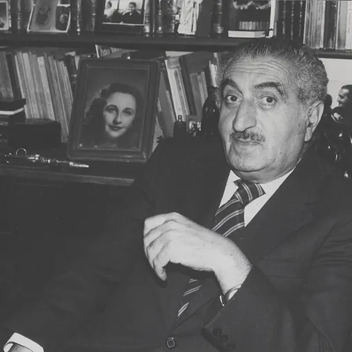 Portrait of Alejandro Hales