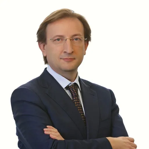Portrait of Carlos Simón