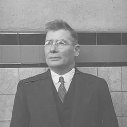 Portrait of Tom Arthur
