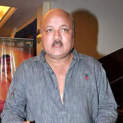 Portrait of Arun Bakshi