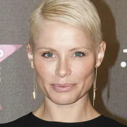 Portrait of Soraya Arnelas