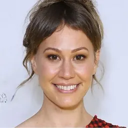 Portrait of Sara Dosa