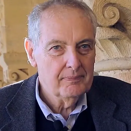 Portrait of Lee Ross