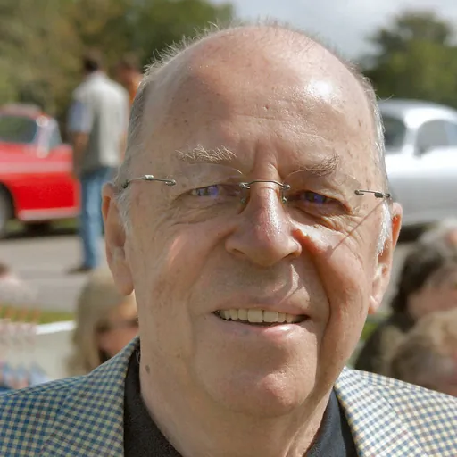 Portrait of Chris Howland