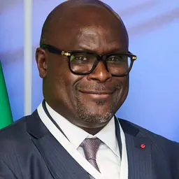 Portrait of Régis Onanga Ndiaye