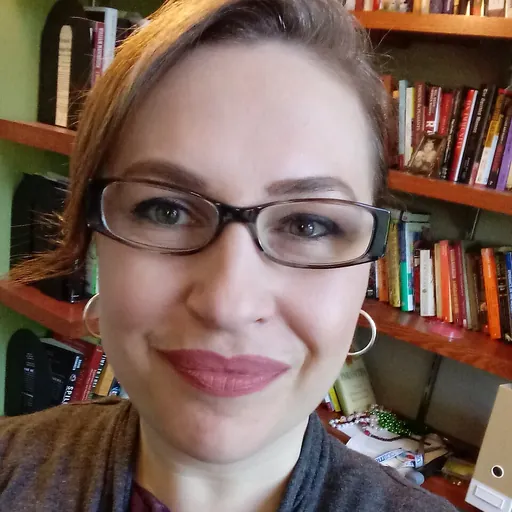 Portrait of Tara C. Smith