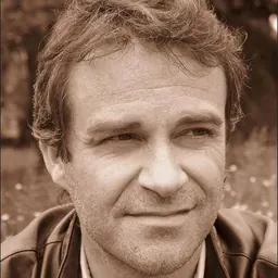 Portrait of Valéry Raydon