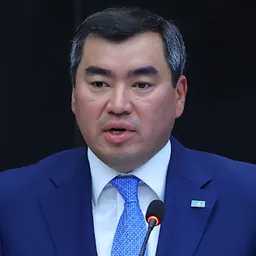 Portrait of Şyñğys Ärinov