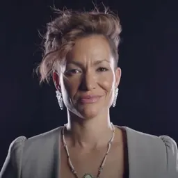 Portrait of Waneek Horn-Miller