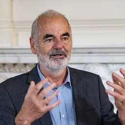 Portrait of David Spiegelhalter
