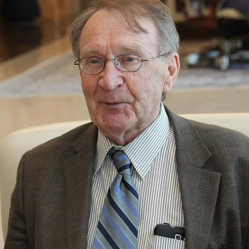Portrait of Roald Sagdeev