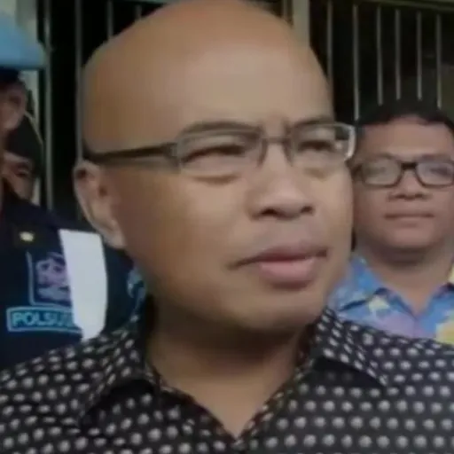 Portrait of Desmond Junaidi Mahesa