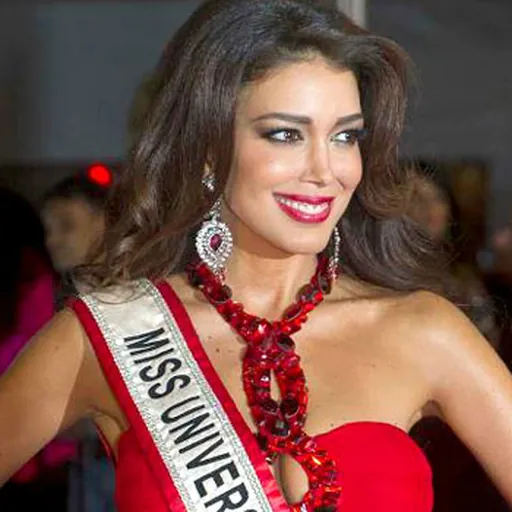 Portrait of Sahar Biniaz