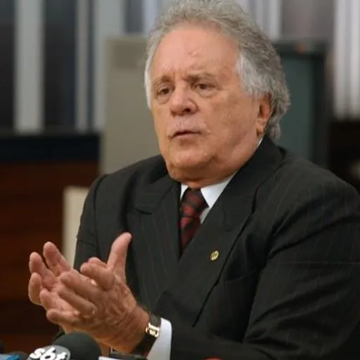 Portrait of Edmar Moreira