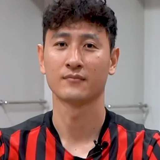 Portrait of Ji Dong-won