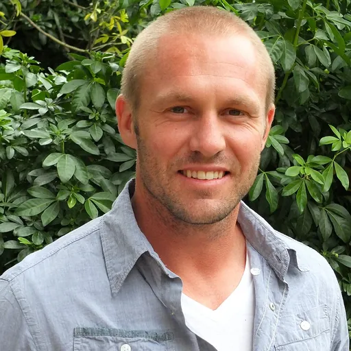 Portrait of Paul Warwick