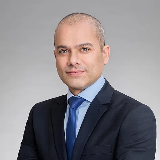 Portrait of Yadin Antebi