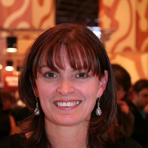 Portrait of Fiona McIntosh