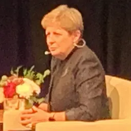 Portrait of Julieanne Alroe