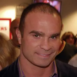 Portrait of Tie Domi