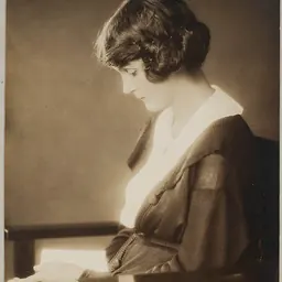 Portrait of Dulcie Deamer