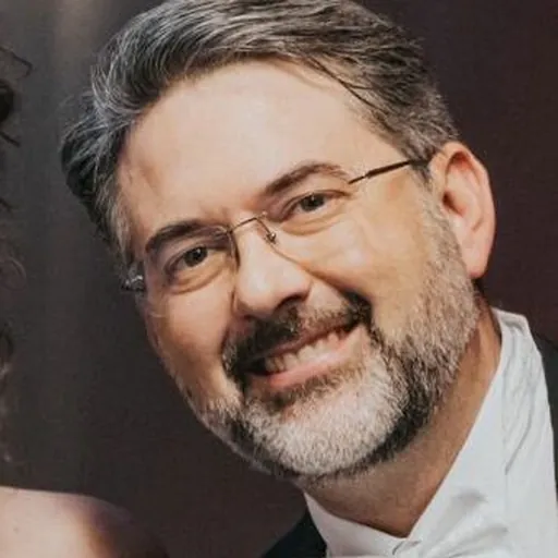 Portrait of Stephan Macleod