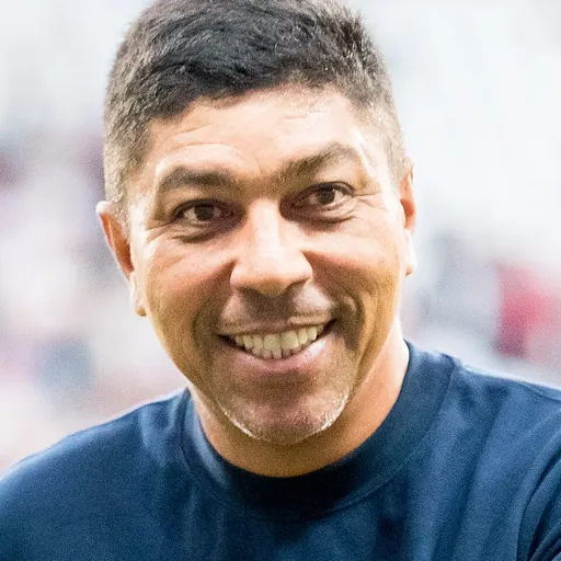 Portrait of Giovane Élber
