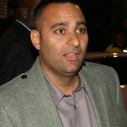Portrait of Russell Peters