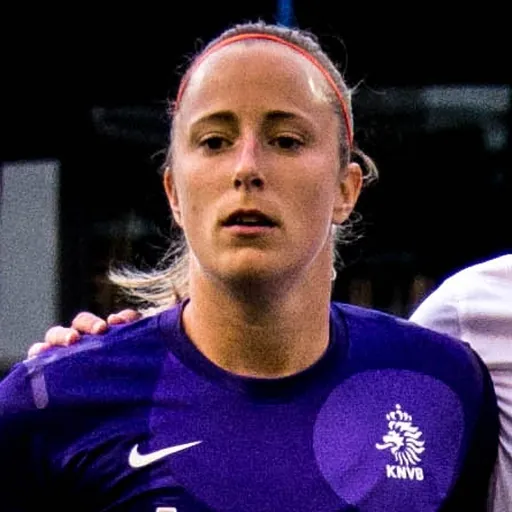 Portrait of Loes Geurts