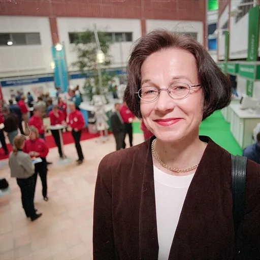 Portrait of Sari Baldauf