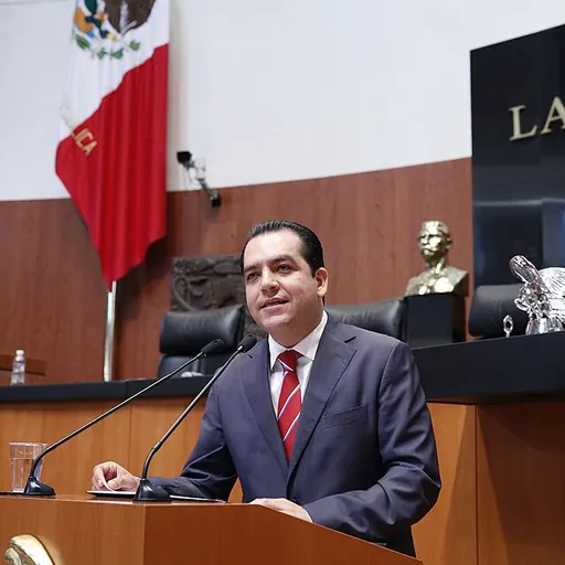 Portrait of Roberto Albores Gleason