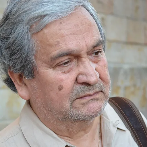 Portrait of Omar Lara