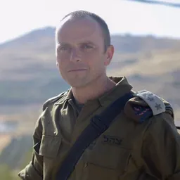 Portrait of Shai Klapper